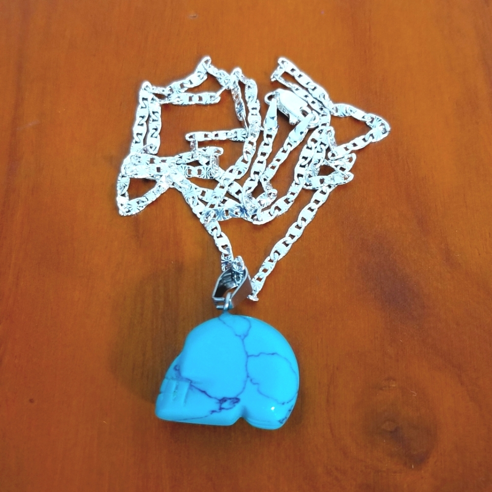 Skull Women's Necklace. Turquoise. 14K Gold Plated. New